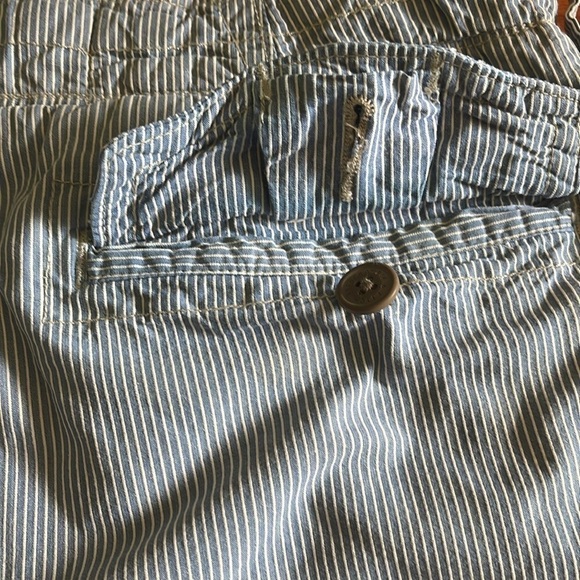 Abercrombie & Fitch Sz 32 button up engineer striped blue/white cotton shorts - Picture 9 of 9
